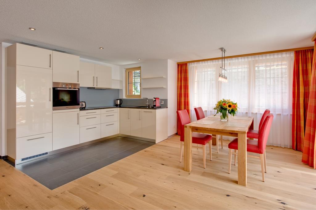 Jaegerhof Serviced Apartements Zermatt Quarto foto